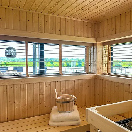 Premium Island Villas, Parc Maasresidence Villa *