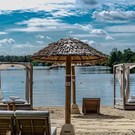 Premium Island Villas, Parc Maasresidence فيلة